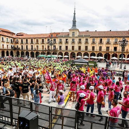 Apartamentos Barrio Humedo Catedral 2 レオン エクステリア 写真