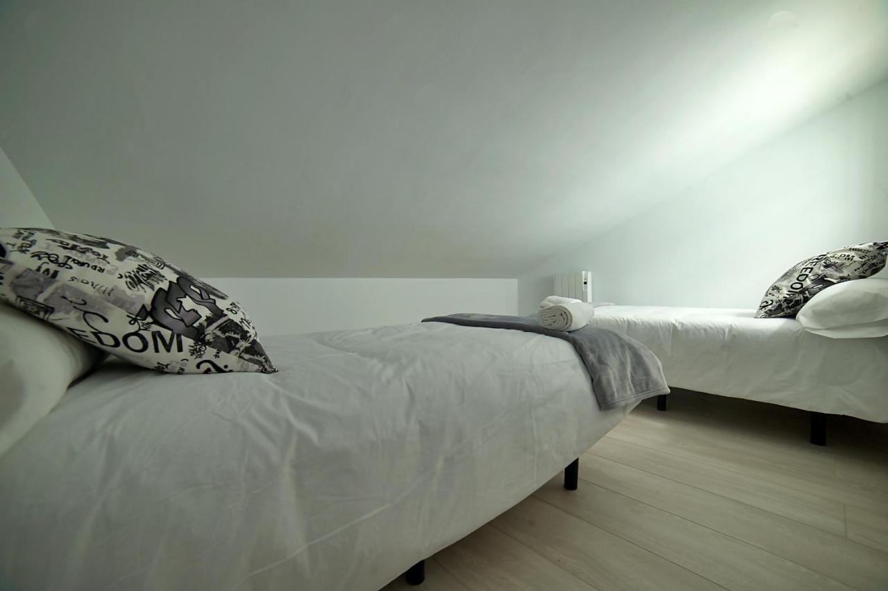 Apartamentos Barrio Humedo Catedral 2 レオン エクステリア 写真